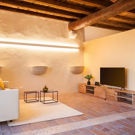 Castello With Pool 아파트 *