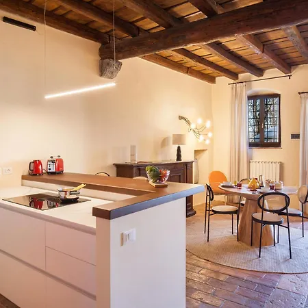 Castello With Pool 콜라