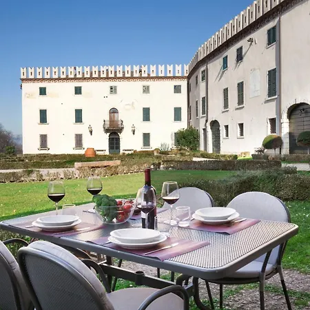 Castello With Pool Apartament