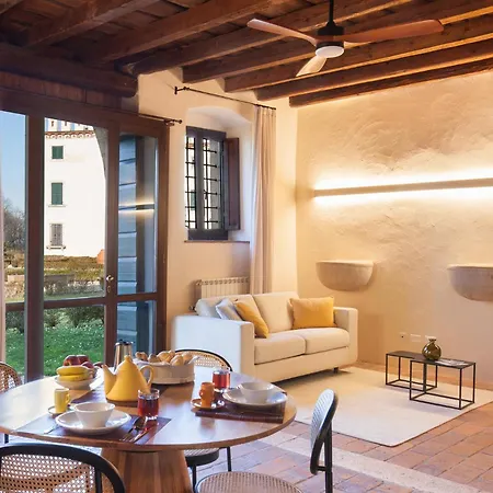 Castello With Pool Apartment