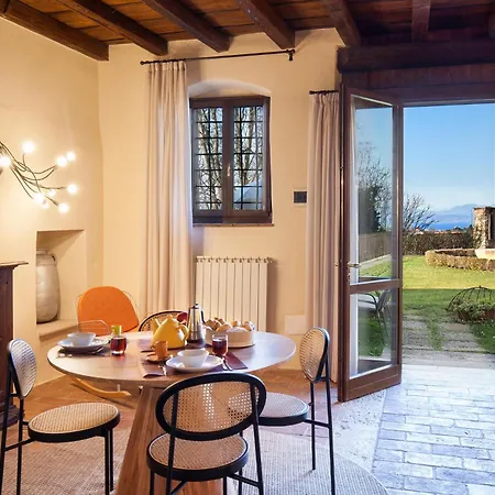 Castello With Pool Апартаменты