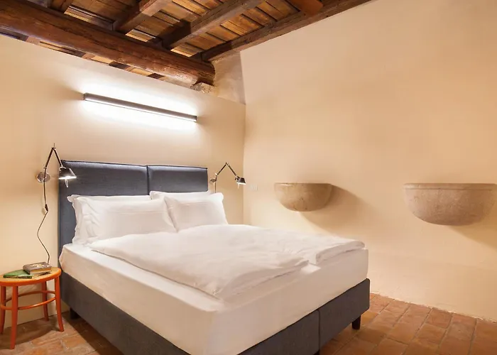 Castello With Pool Apartamento *