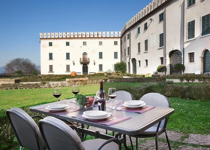 Castello With Pool Apartamento